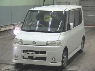 Daihatsu TANTO  с аукциона в Японии