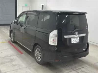 Toyota VOXY лот № 30047 оценка 3.5  с аукциона в Японии 1