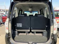 Toyota VOXY лот № 30047 оценка 3.5  с аукциона в Японии 9