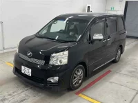 Toyota VOXY лот № 30047 оценка 3.5  с аукциона в Японии 3