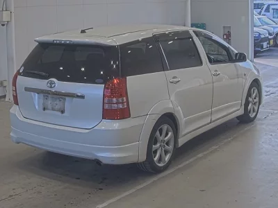 Toyota WISH  с аукциона в Японии