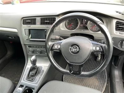 Volkswagen GOLF  с аукциона в Японии