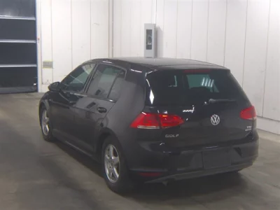 Volkswagen GOLF  с аукциона в Японии
