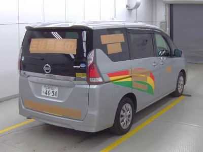 Nissan SERENA  с аукциона в Японии