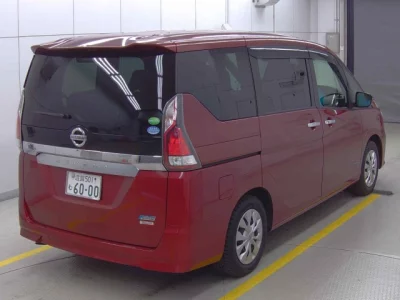 Nissan SERENA  с аукциона в Японии