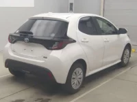 Toyota YARIS лот № 70248 оценка RA  с аукциона в Японии 1