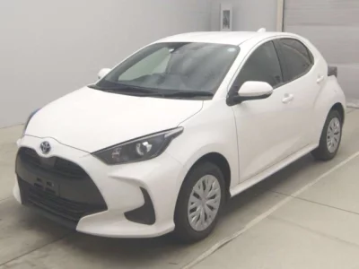 Toyota YARIS  с аукциона в Японии