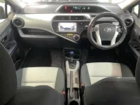 Toyota AQUA лот № 3002 оценка 3.5  с аукциона в Японии 2