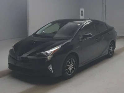 Toyota PRIUS  с аукциона в Японии