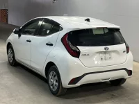 Toyota AQUA лот № 2 оценка 3.5  с аукциона в Японии 1