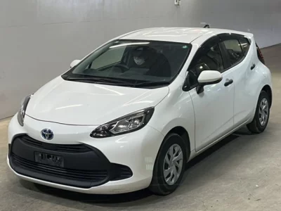 Toyota AQUA  с аукциона в Японии