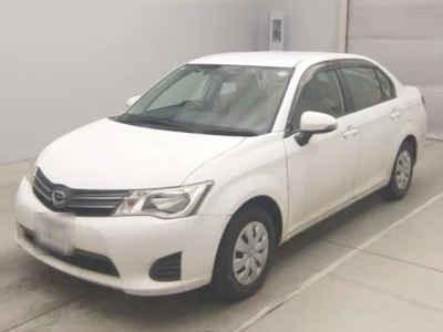 Toyota COROLLA AXIO  с аукциона в Японии