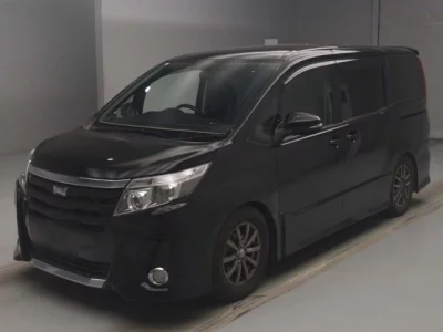 Toyota NOAH  с аукциона в Японии