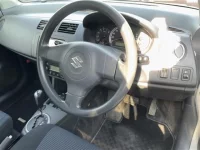 Suzuki SWIFT лот № 1070 оценка R  с аукциона в Японии 2