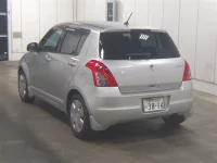 Suzuki SWIFT лот № 1070 оценка R  с аукциона в Японии 1