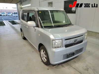 Toyota PIXIS SPACE  с аукциона в Японии