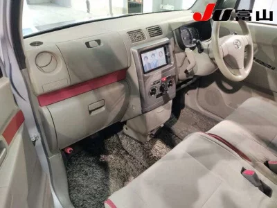 Toyota PIXIS SPACE  с аукциона в Японии