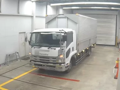 Isuzu FORWARD  с аукциона в Японии