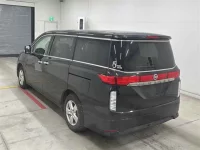 Nissan ELGRAND лот № 30071 оценка 3.5  с аукциона в Японии 1