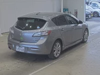 Mazda AXELA лот № 4046 оценка 4  с аукциона в Японии 1