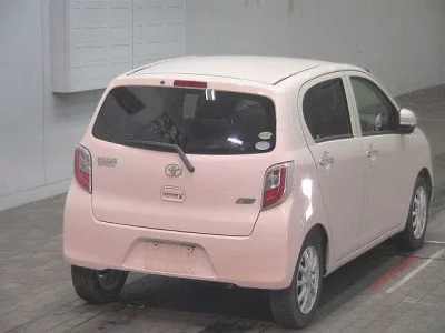Toyota PIXIS EPOCH  с аукциона в Японии