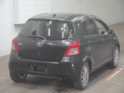 Toyota VITZ  с аукциона в Японии