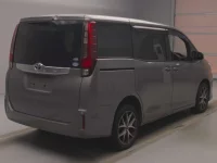 Toyota NOAH лот № 80589 оценка 3  с аукциона в Японии 1
