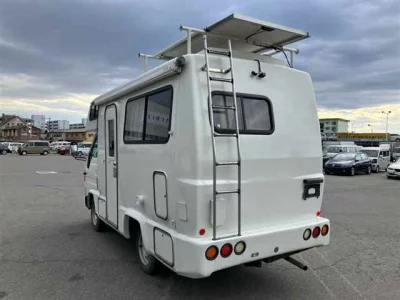 Toyota DYNA  с аукциона в Японии