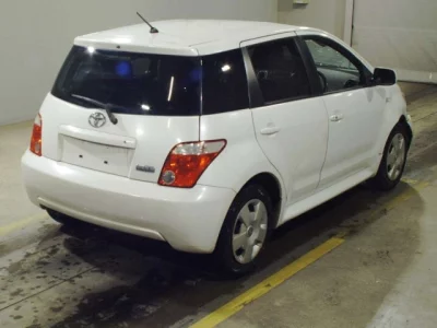 Toyota IST  с аукциона в Японии