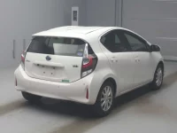 Toyota AQUA лот № 20056 оценка 3.5  с аукциона в Японии 1