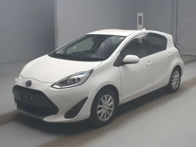 Toyota AQUA  с аукциона в Японии