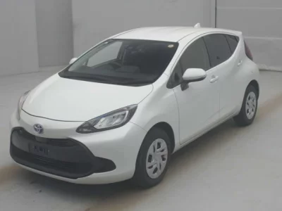 Toyota AQUA  с аукциона в Японии