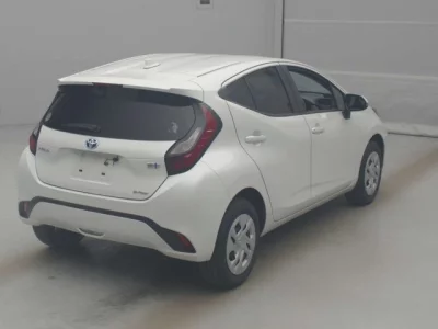 Toyota AQUA  с аукциона в Японии