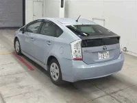 Toyota PRIUS лот № 30083 оценка R  с аукциона в Японии 1