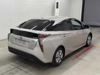 Toyota PRIUS лот № 30088 оценка 3.5  с аукциона в Японии 4