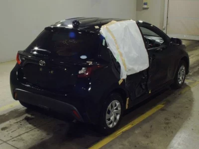 Toyota YARIS  с аукциона в Японии
