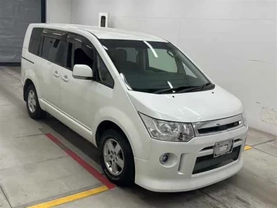 Mitsubishi DELICA D5