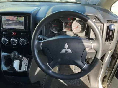 Mitsubishi DELICA D5