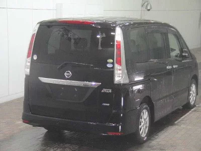Nissan SERENA  с аукциона в Японии