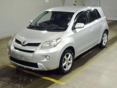 Toyota IST  с аукциона в Японии