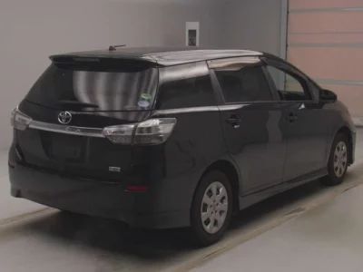 Toyota WISH  с аукциона в Японии