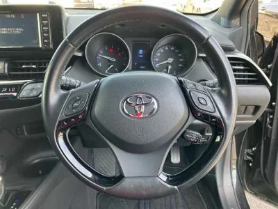 Toyota C-HR  с аукциона в Японии