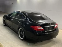 Nissan FUGA лот № 73 оценка 3.5  с аукциона в Японии 1