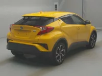 Toyota C-HR лот № 70018 оценка RA  с аукциона в Японии 1