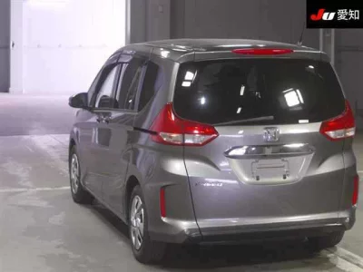 Honda FREED  с аукциона в Японии