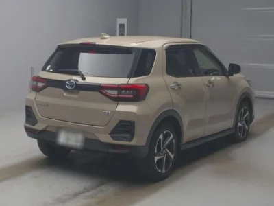 Toyota RAIZE  с аукциона в Японии