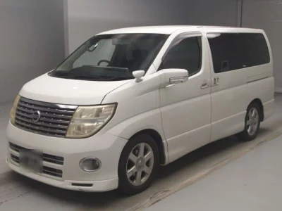 Nissan ELGRAND  с аукциона в Японии