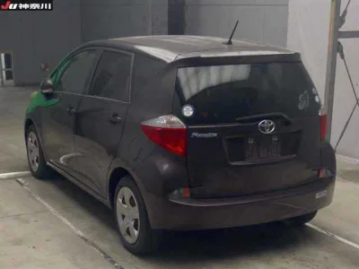Toyota RACTIS  с аукциона в Японии