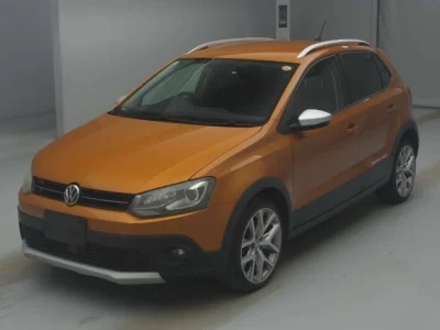 Volkswagen CROSS POLO  с аукциона в Японии