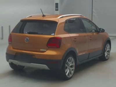 Volkswagen CROSS POLO  с аукциона в Японии